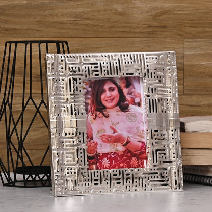 Photo Frame Crawling