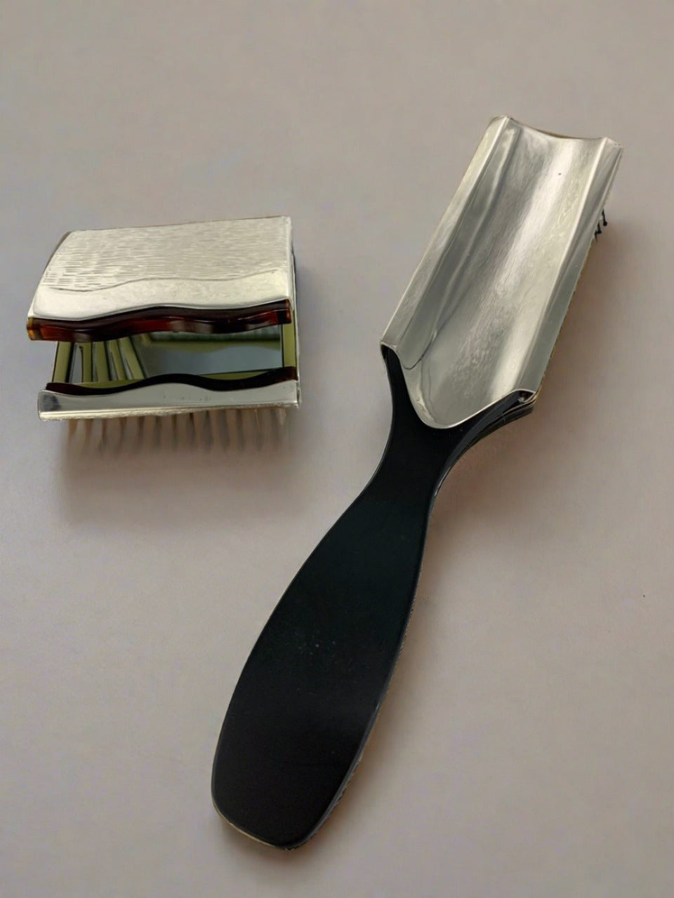 Hair Brush with cover